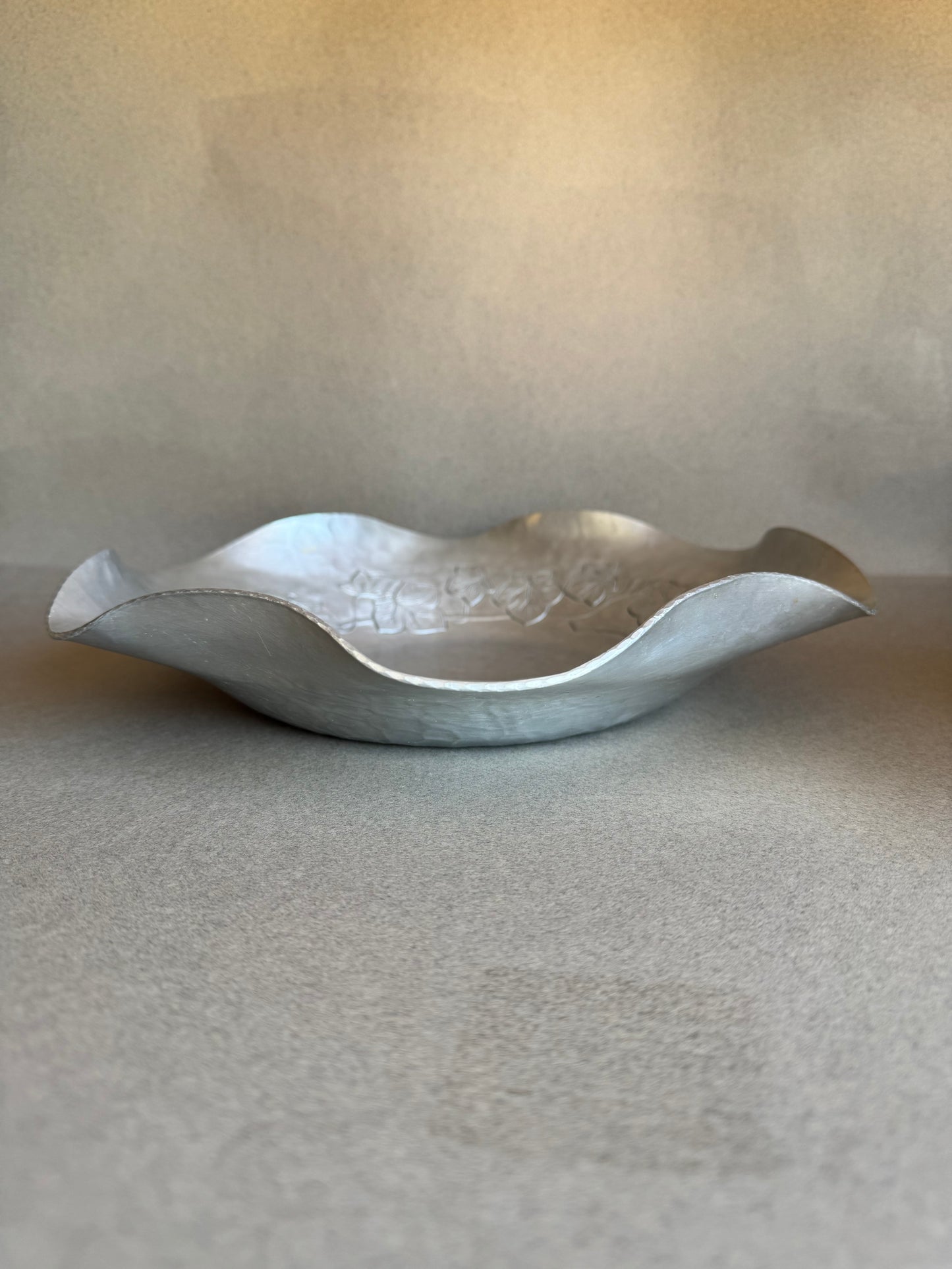 Vintage 1950s Everlast Aluminum Bowl with Ivy Etching | American Origin
