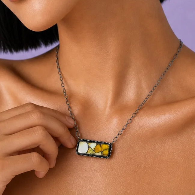 Mesa Bar Sterling Silver Necklace in Spiny Oyster Honey Turquoise | SAÉA