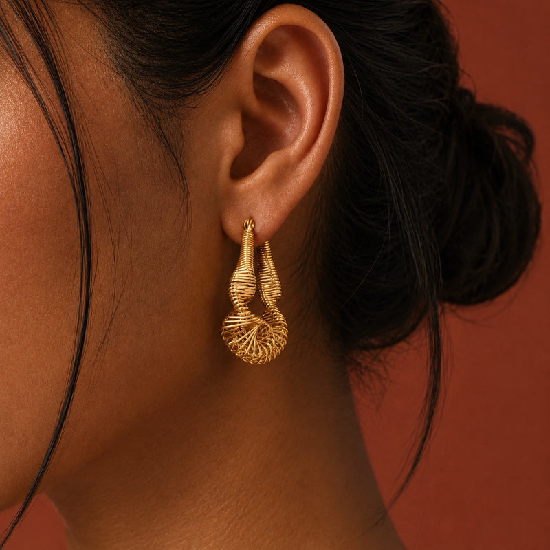 Spiral Wire Gold Hoop Earrings | SAÉA
