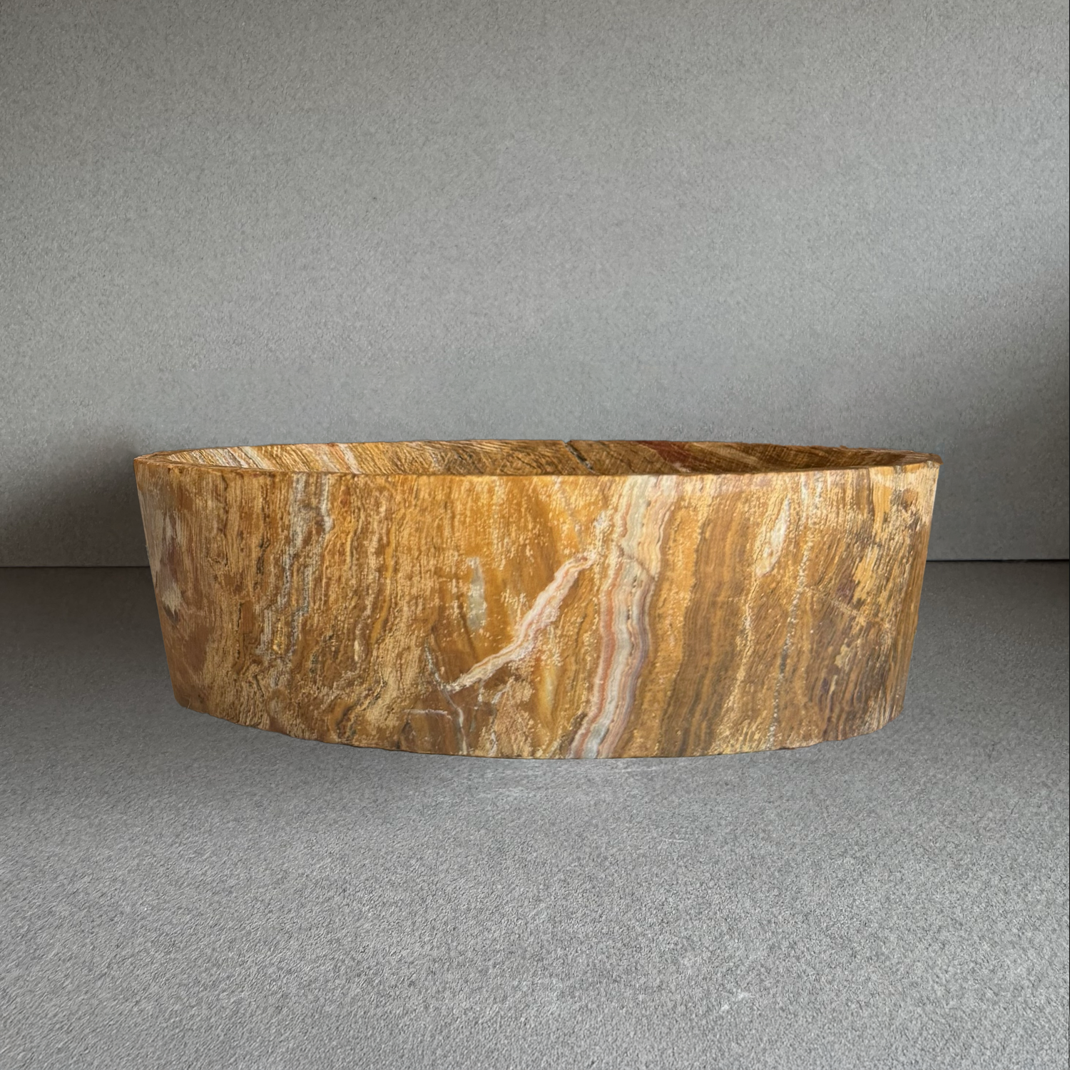 SAÉA Catchall Bowl in Onyx | Hand-carved from Natural Stone