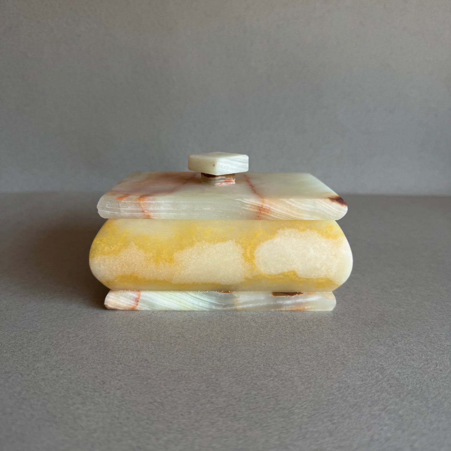 SAÉA Lidded Jars & Boxes in Onyx | Hand-carved from Natural Stone