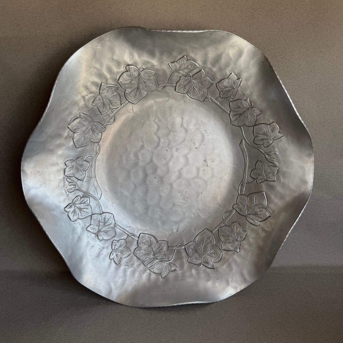 Vintage 1950s Everlast Aluminum Bowl with Ivy Etching | American Origin