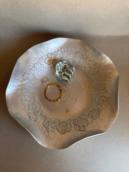 Vintage 1950s Everlast Aluminum Bowl with Ivy Etching | American Origin