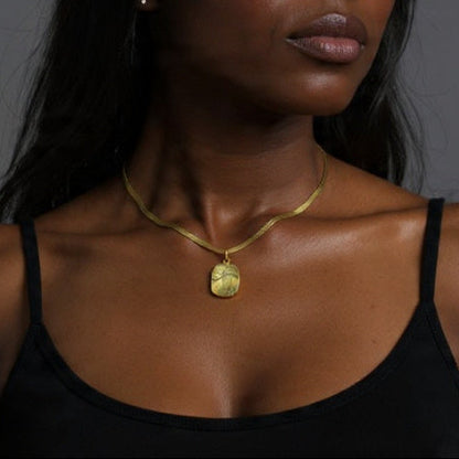 SAÉA Tiger's Eye Herringbone Choker in 18K Gold
