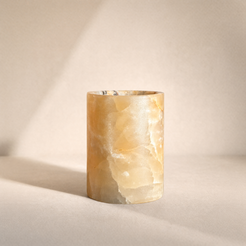 Honey, amber & charcoal | SAÉA Flat Onyx Vessel