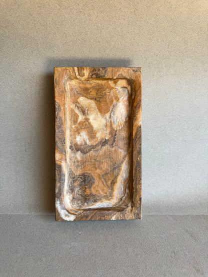 Top view of unique veining pattern inside the SAÉA stone tray