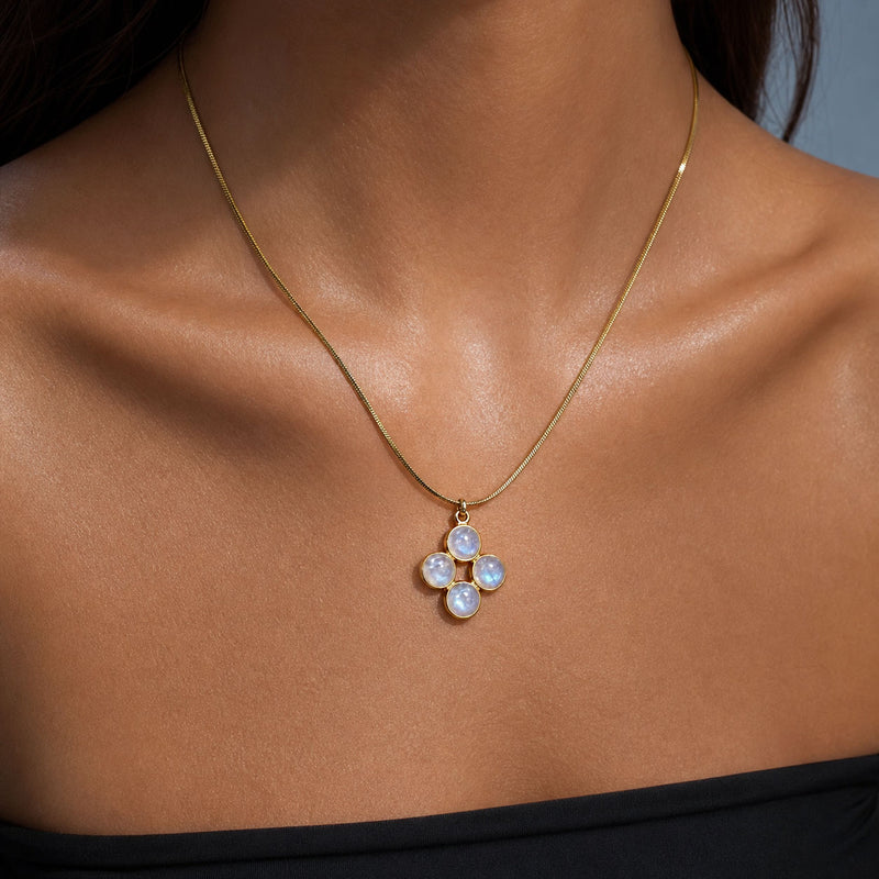 Rainbow Moonstone Clover Pendant Necklace | SAÉA