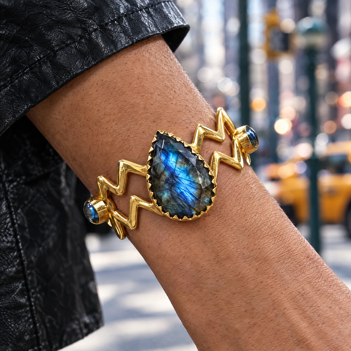 Blue flash & gold | SAÉA Labradorite Teardrop Wavy Cuff Bracelet