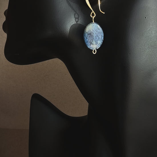 Minimal blue kyanite gemstone earring in gold filled brass, lightweight handmade dangle jewelry
